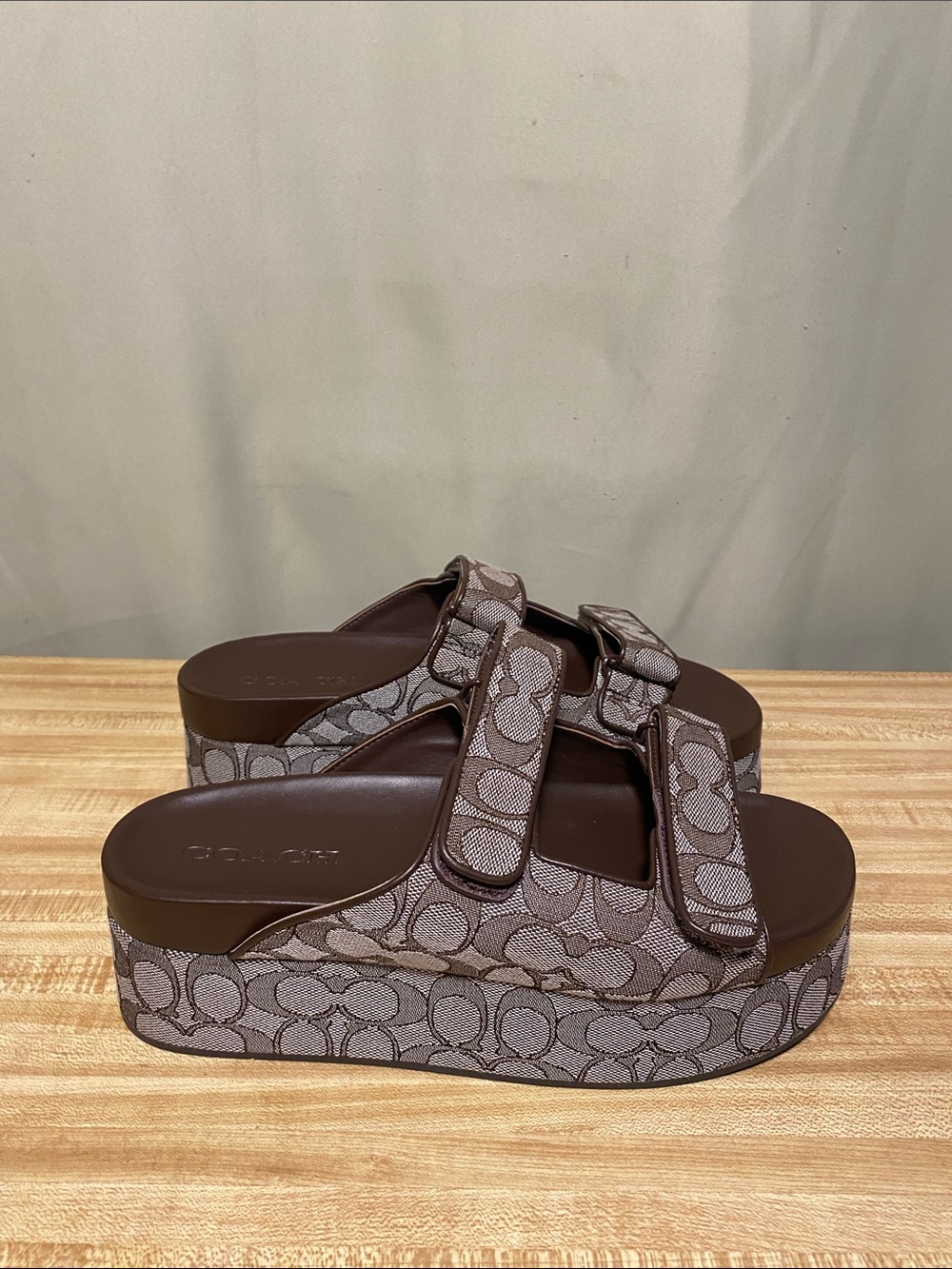 Coach Two Band Platform Slide In Signature Jacquard Oak Maple Women’s size 10B